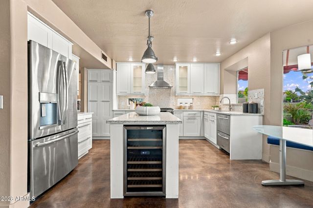 2094 W PENINSULA Circle, Chandler, AZ 85248