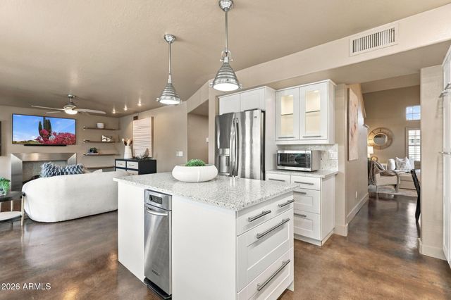 2094 W PENINSULA Circle, Chandler, AZ 85248