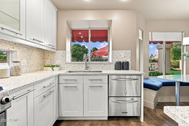 2094 W PENINSULA Circle, Chandler, AZ 85248