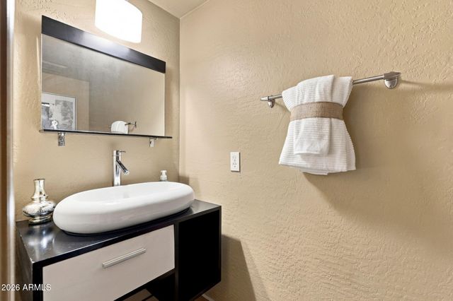 2094 W PENINSULA Circle, Chandler, AZ 85248