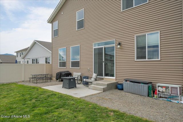1496 N Minam Loop, Post Falls, ID 83854