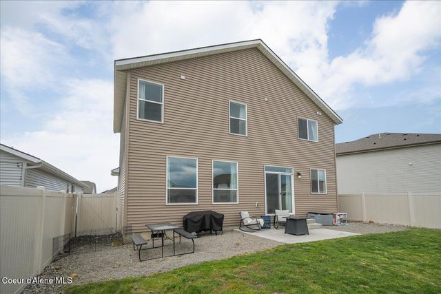 1496 N Minam Loop, Post Falls, ID 83854