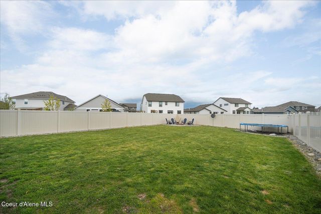 1496 N Minam Loop, Post Falls, ID 83854