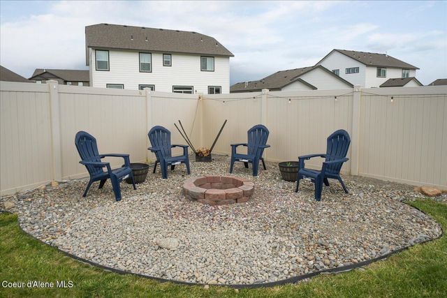 1496 N Minam Loop, Post Falls, ID 83854