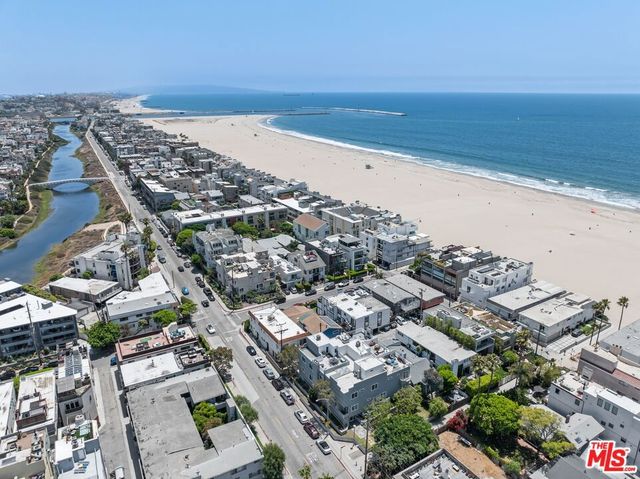 32 Galleon Street, Marina Del Rey, CA 90292
