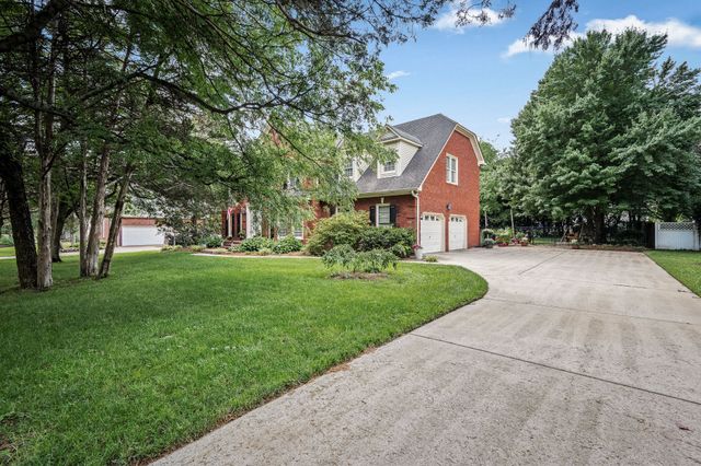 1310 White Oak Ln, Murfreesboro, TN 37130