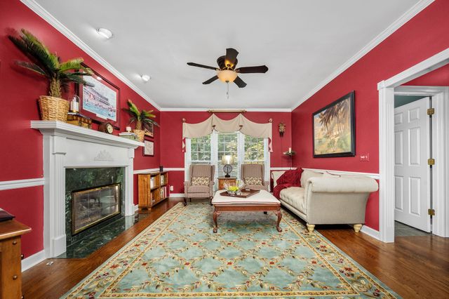 1310 White Oak Ln, Murfreesboro, TN 37130