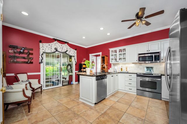 1310 White Oak Ln, Murfreesboro, TN 37130