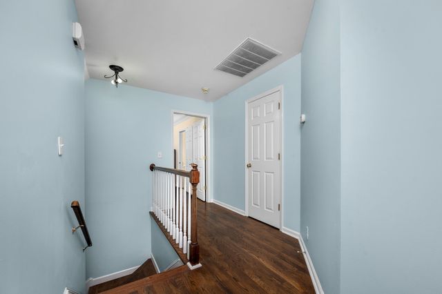 1310 White Oak Ln, Murfreesboro, TN 37130