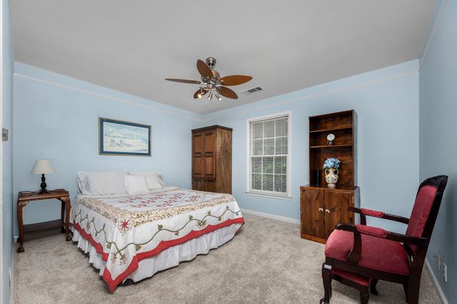 1310 White Oak Ln, Murfreesboro, TN 37130