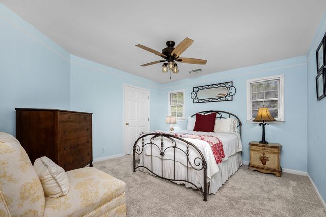 1310 White Oak Ln, Murfreesboro, TN 37130