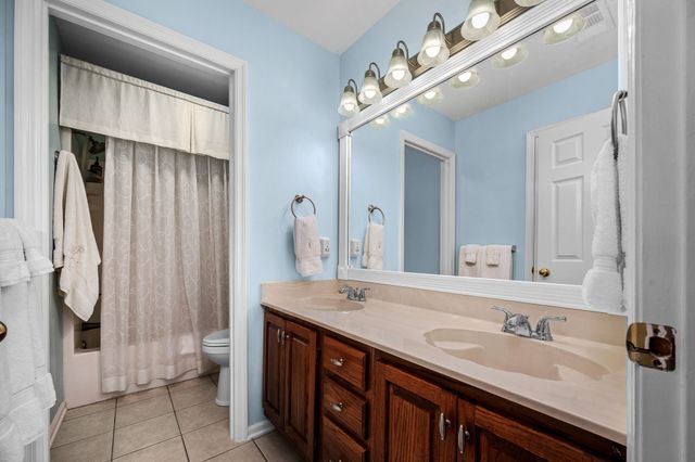 1310 White Oak Ln, Murfreesboro, TN 37130