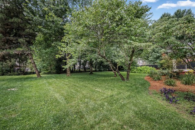 1310 White Oak Ln, Murfreesboro, TN 37130