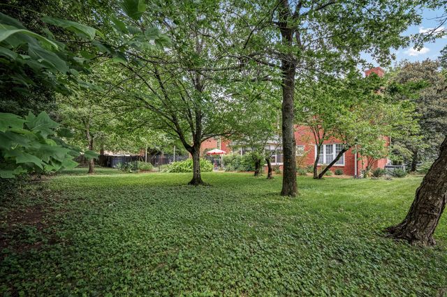 1310 White Oak Ln, Murfreesboro, TN 37130