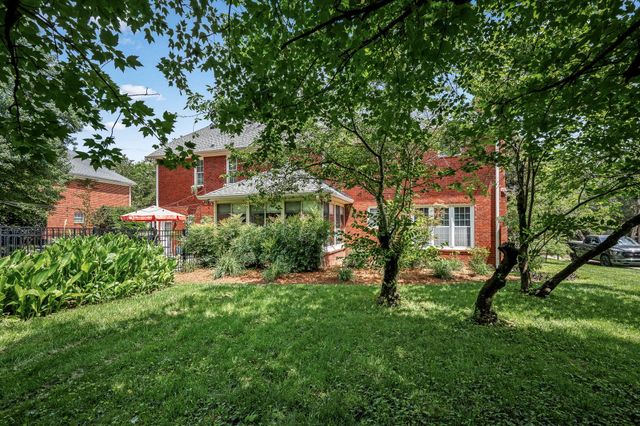1310 White Oak Ln, Murfreesboro, TN 37130