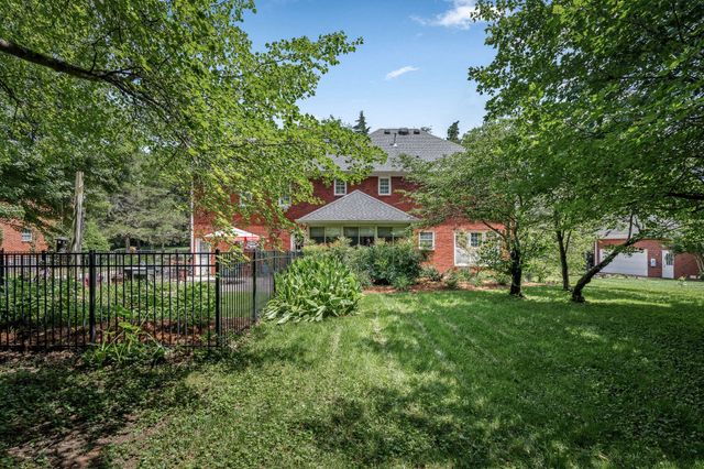 1310 White Oak Ln, Murfreesboro, TN 37130