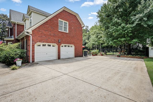 1310 White Oak Ln, Murfreesboro, TN 37130