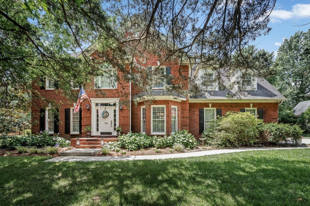 1310 White Oak Ln, Murfreesboro, TN 37130