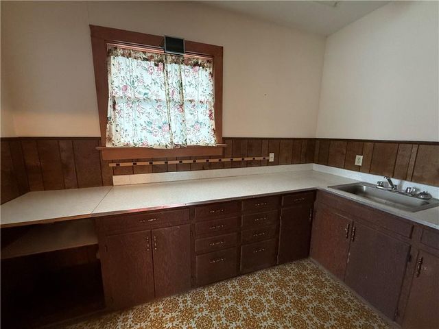 1019 Kansas Avenue, Atchison, KS 66002