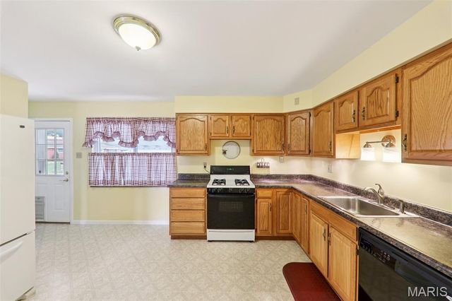 2533 Banister Drive, St Louis, MO 63125