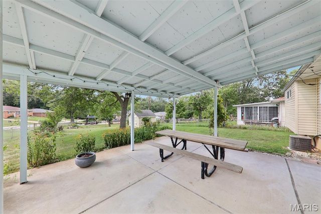 2533 Banister Drive, St Louis, MO 63125