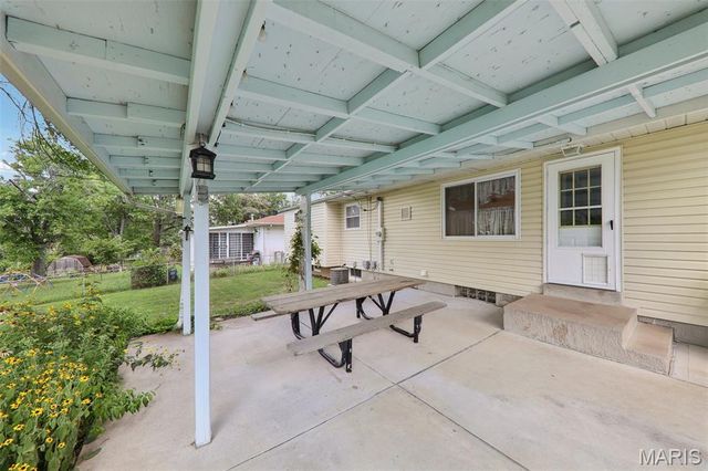 2533 Banister Drive, St Louis, MO 63125