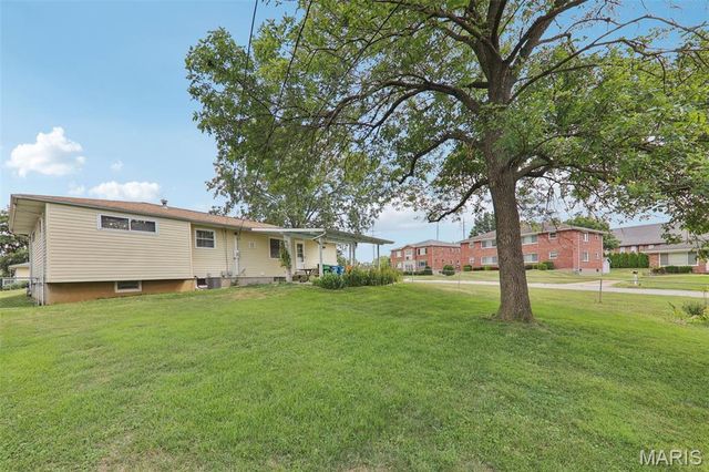 2533 Banister Drive, St Louis, MO 63125