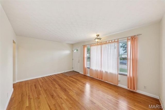 2533 Banister Drive, St Louis, MO 63125