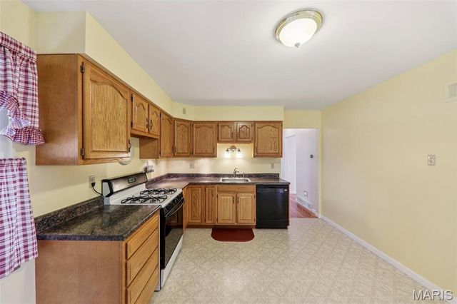 2533 Banister Drive, St Louis, MO 63125