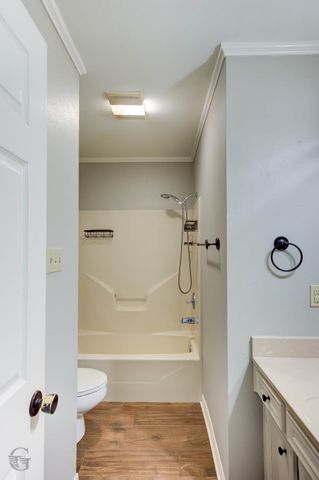 2102 Robert E Lee Boulevard, Bossier City, LA 71112