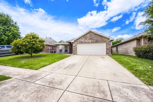128 Tall Meadow Street, Azle, TX 76020