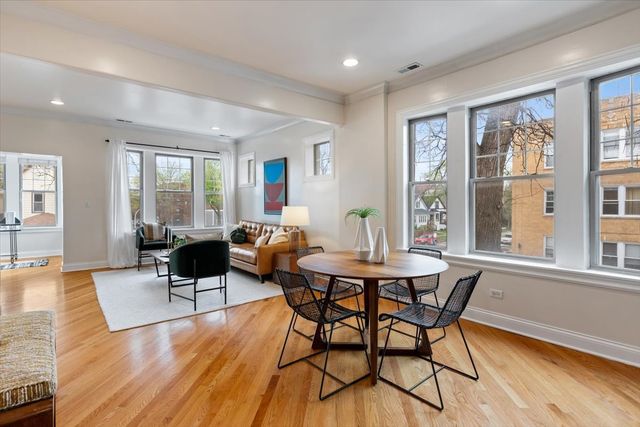 3121 W Belle Plaine Avenue 2W, Chicago, IL 60618