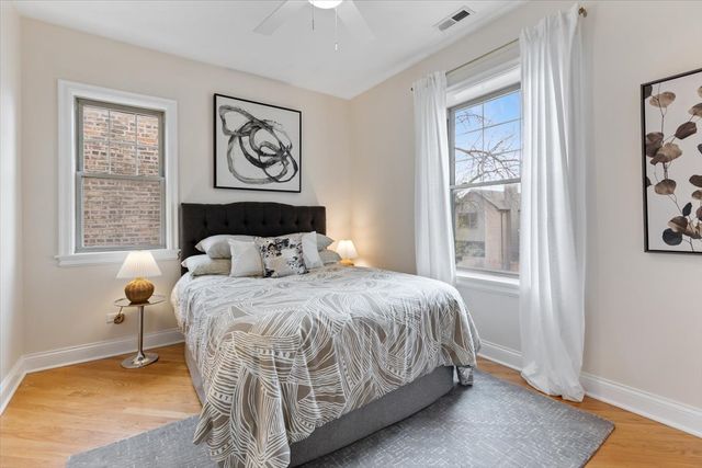 3121 W Belle Plaine Avenue 2W, Chicago, IL 60618