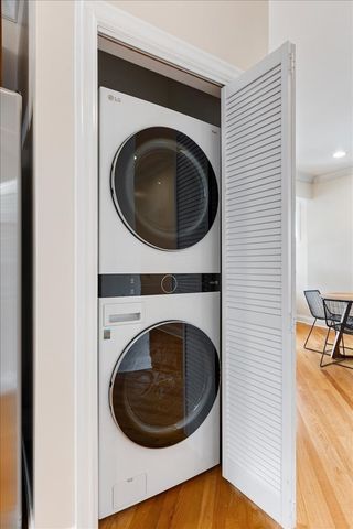 3121 W Belle Plaine Avenue 2W, Chicago, IL 60618