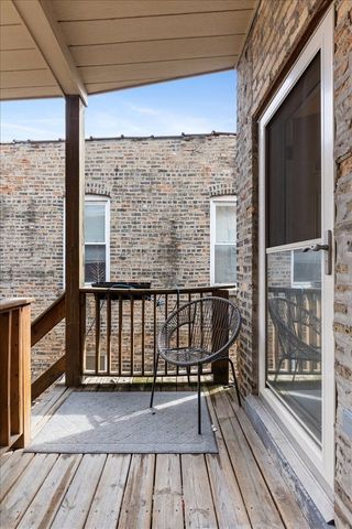 3121 W Belle Plaine Avenue 2W, Chicago, IL 60618