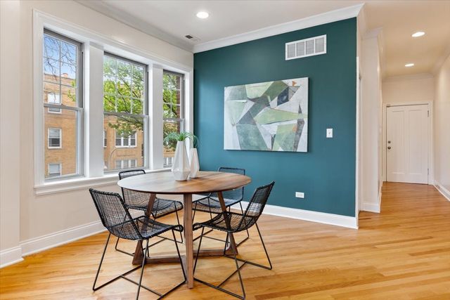 3121 W Belle Plaine Avenue 2W, Chicago, IL 60618