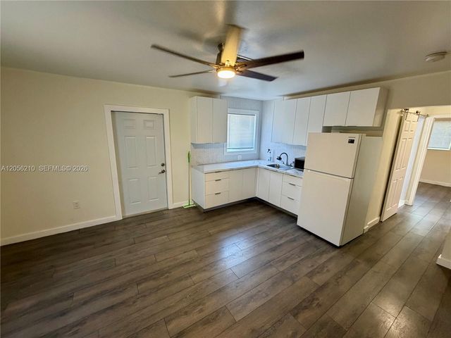 9340 Jamaica Dr, Cutler Bay, FL 33189