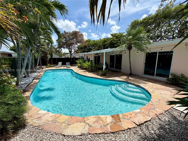 9340 Jamaica Dr, Cutler Bay, FL 33189