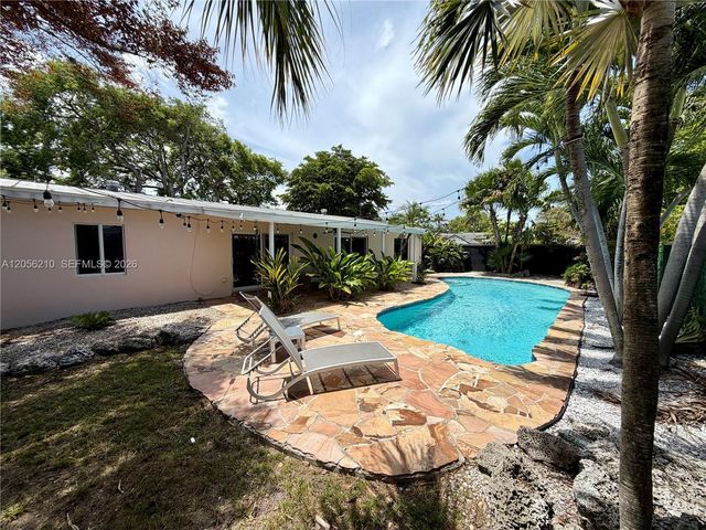 9340 Jamaica Dr, Cutler Bay, FL 33189