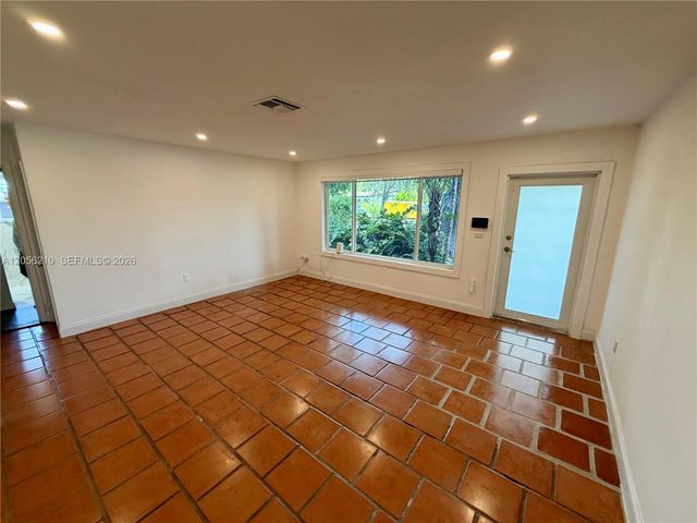 9340 Jamaica Dr, Cutler Bay, FL 33189