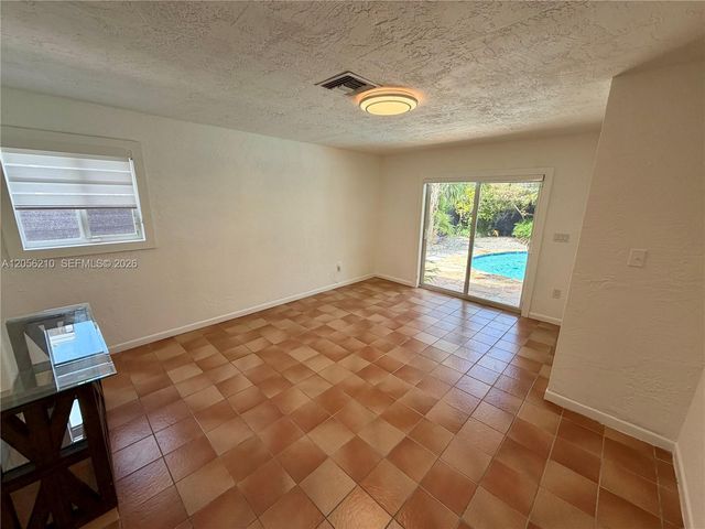 9340 Jamaica Dr, Cutler Bay, FL 33189