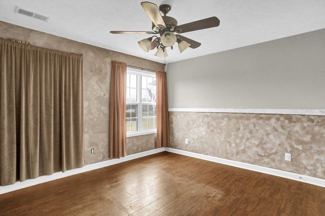 186 KING RD, Selmer, TN 38375