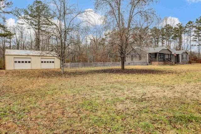 186 KING RD, Selmer, TN 38375