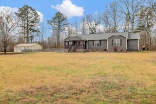 186 KING RD, Selmer, TN 38375
