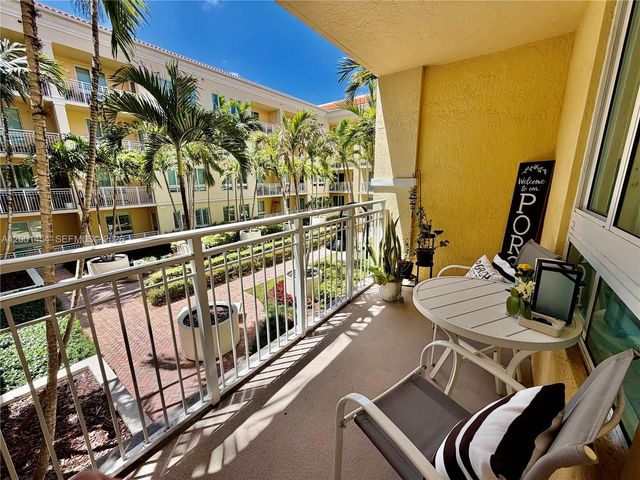 7355 SW 89th St 526N, Miami, FL 33156