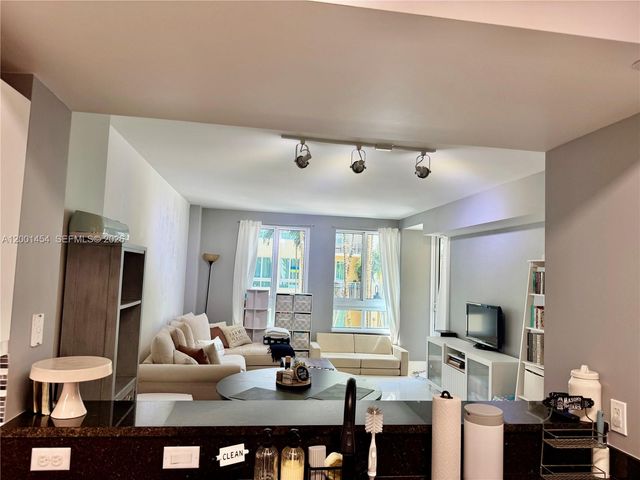 7355 SW 89th St 526N, Miami, FL 33156