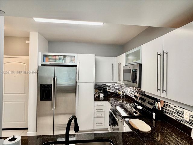 7355 SW 89th St 526N, Miami, FL 33156