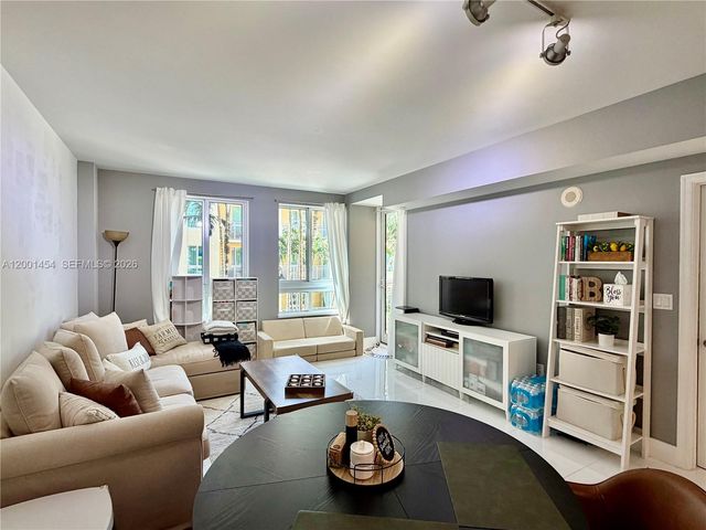 7355 SW 89th St 526N, Miami, FL 33156