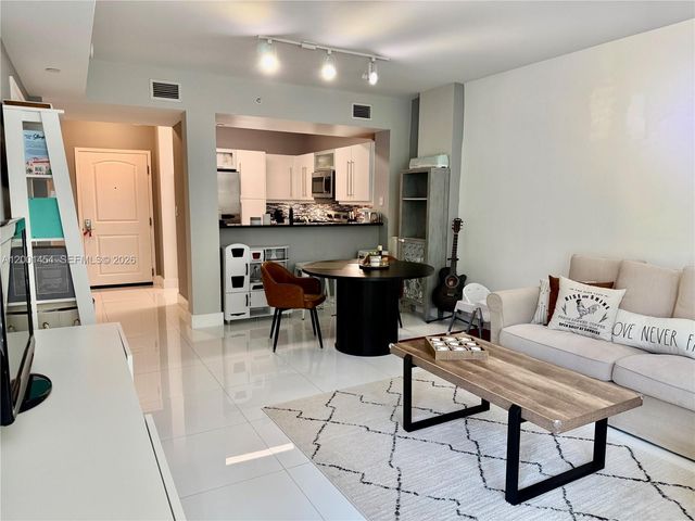 7355 SW 89th St 526N, Miami, FL 33156