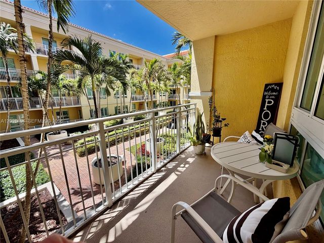 7355 SW 89th St 526N, Miami, FL 33156